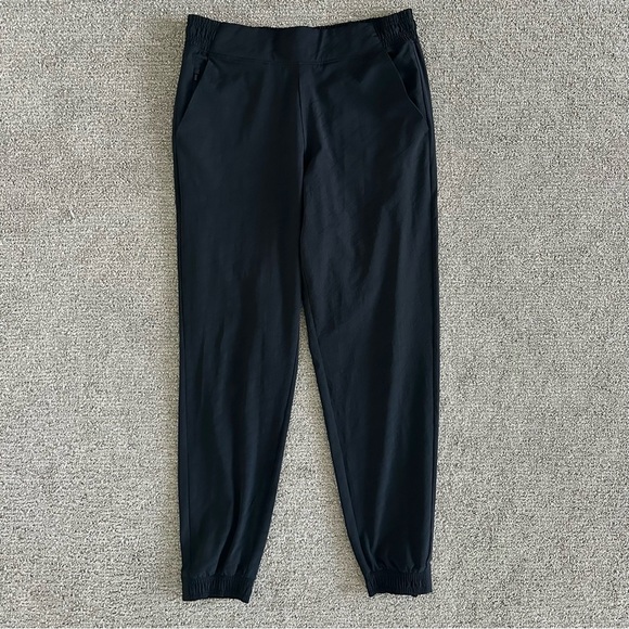 Athleta Pants - Athleta Brooklyn Textured Jogger Size 10